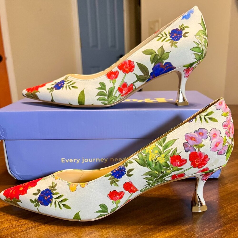 Nine West Women's Ariella Pumps in White Floral Print with Kitten Heels Size 6.5 - Picture 3 of 6